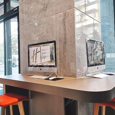 Holiday Inn Express Kaohsiung Love River By Ihg エクステリア 写真