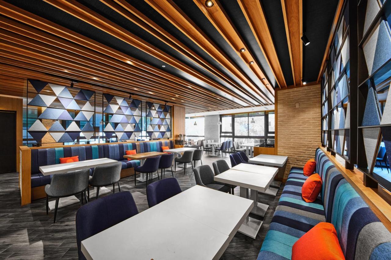 Holiday Inn Express Kaohsiung Love River By Ihg エクステリア 写真