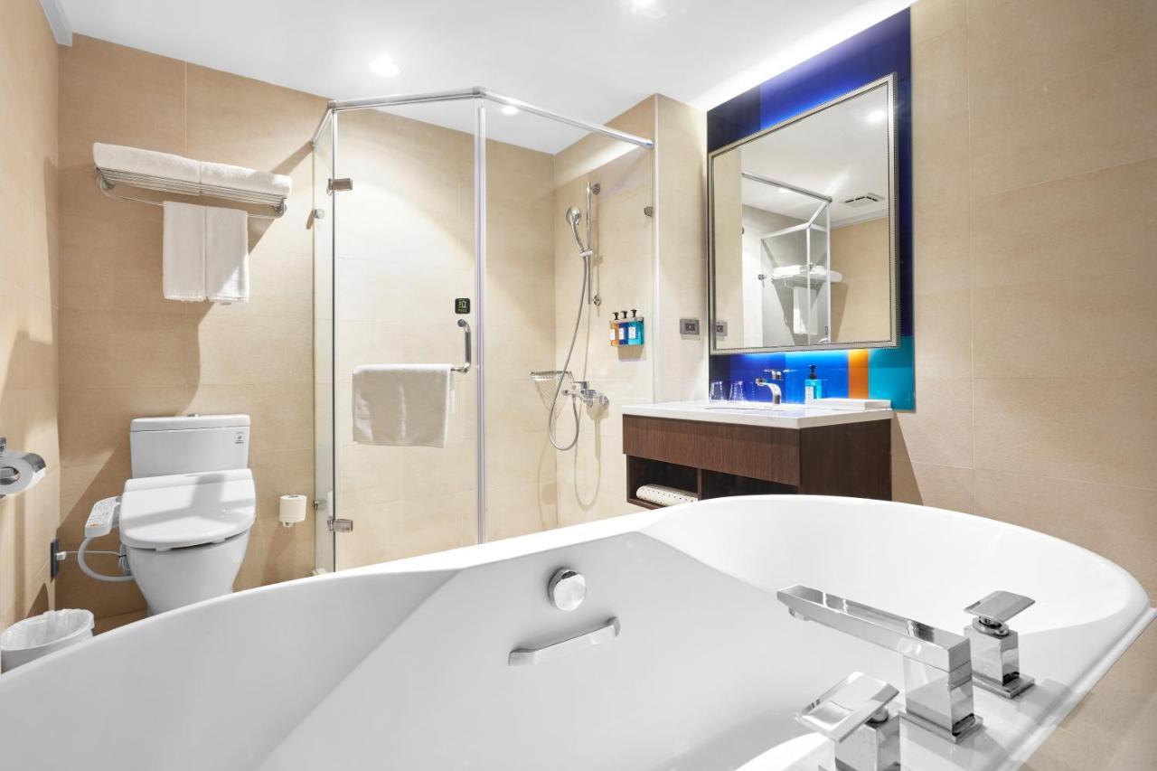 Holiday Inn Express Kaohsiung Love River By Ihg エクステリア 写真