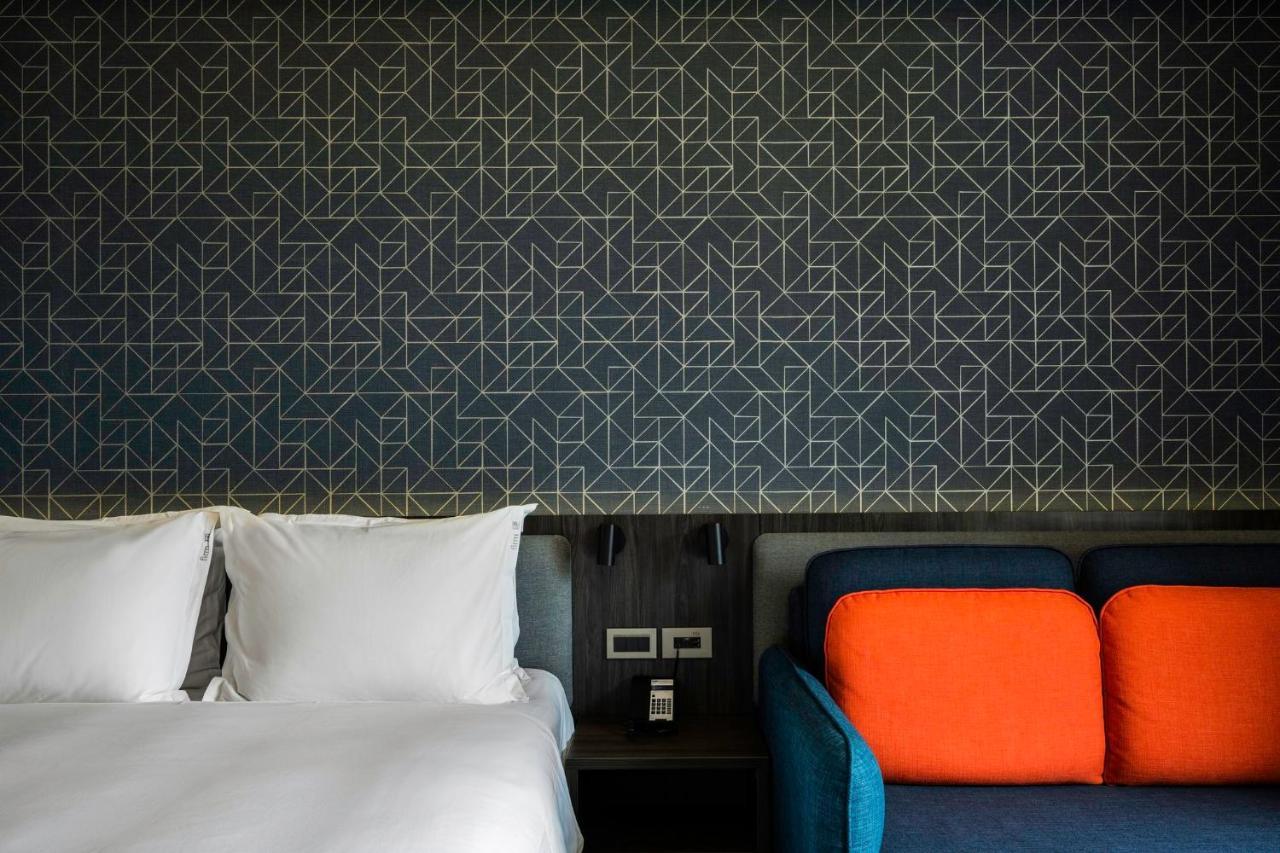 Holiday Inn Express Kaohsiung Love River By Ihg エクステリア 写真
