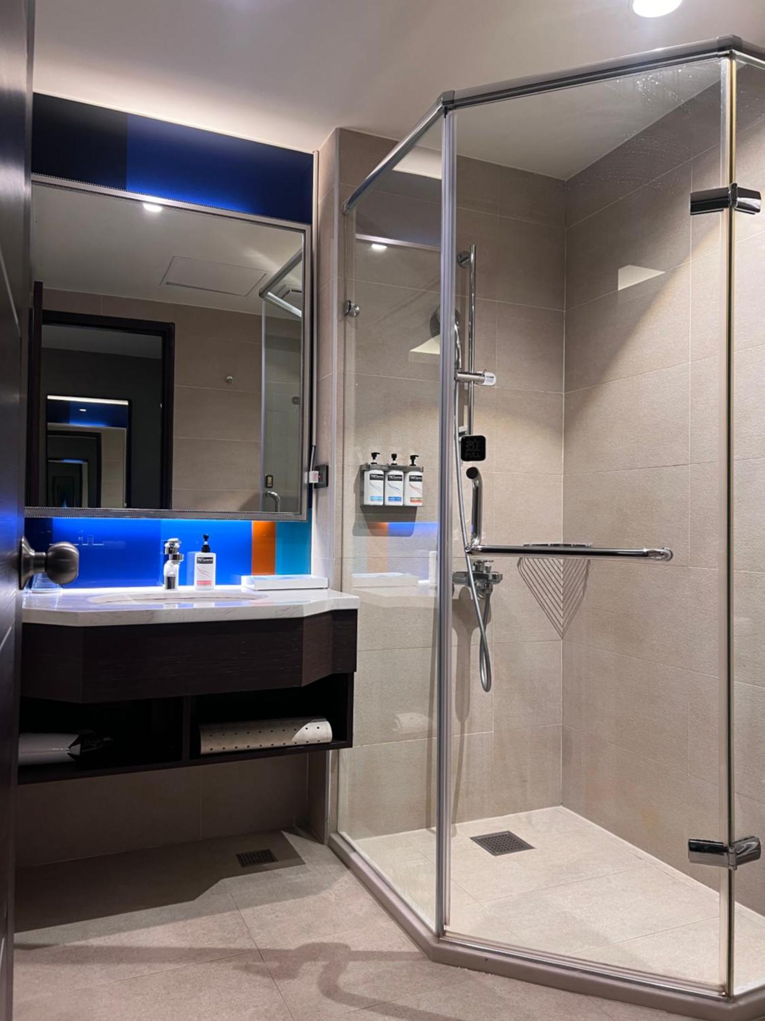Holiday Inn Express Kaohsiung Love River By Ihg エクステリア 写真