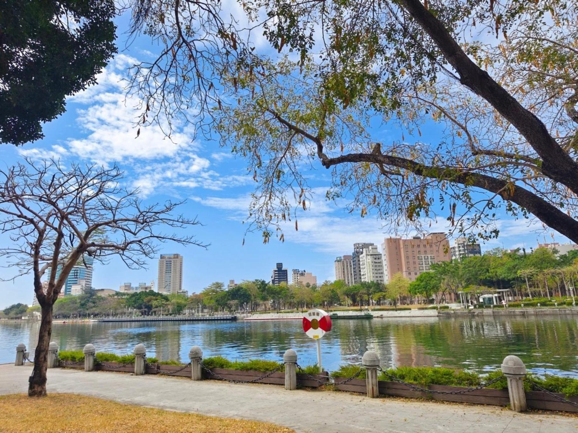 Holiday Inn Express Kaohsiung Love River By Ihg エクステリア 写真